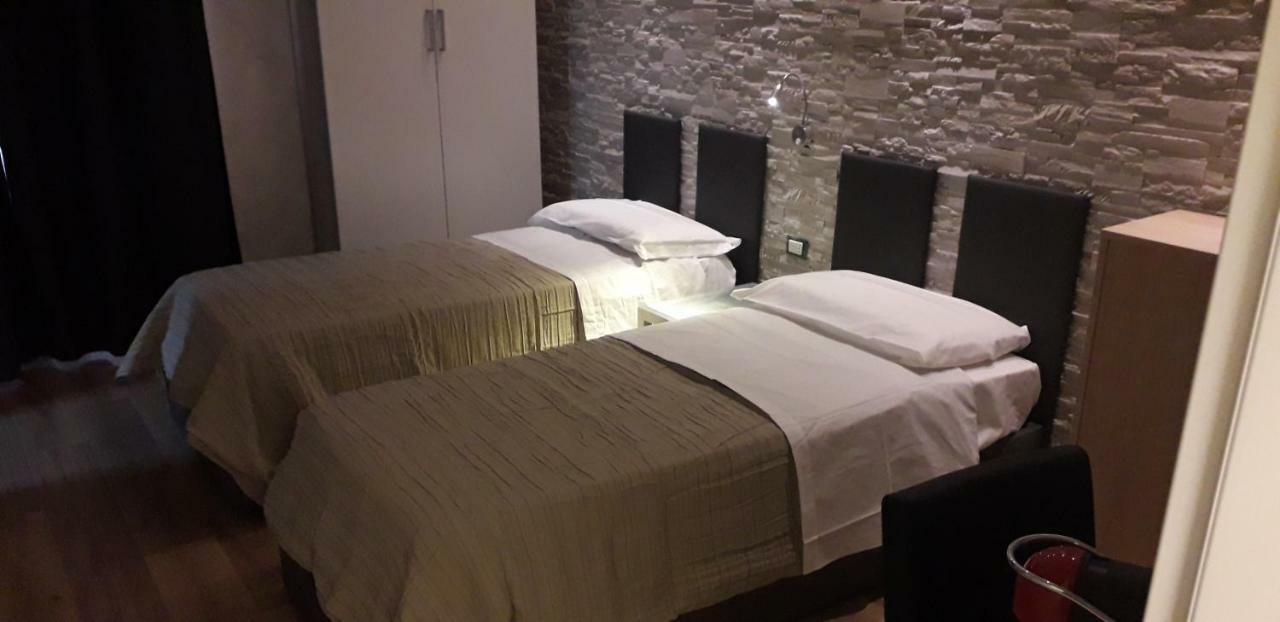 A 2 Passi Da Bed & Breakfast Foggia Ngoại thất bức ảnh